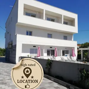 Apartmant & Rosa Medulin Gasthof